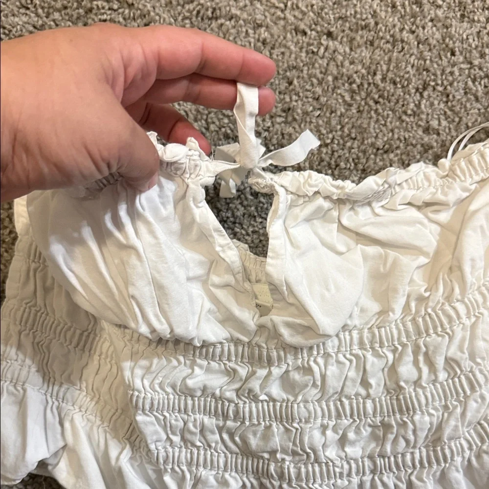 H&M Cream Ruffled Top - Picture 5 of 5